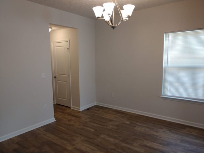 Foto del edificio - 2047 Bridgewater Ln