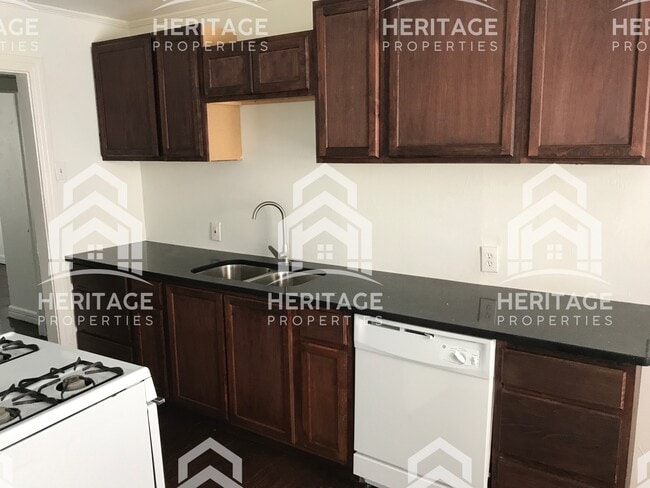 Building Photo - 1040 Colvin St