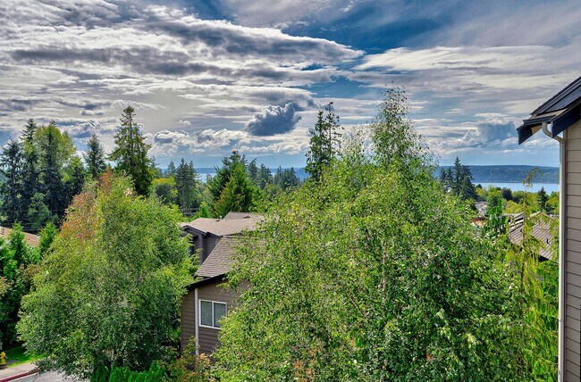Building Photo - Mukilteo Townhome