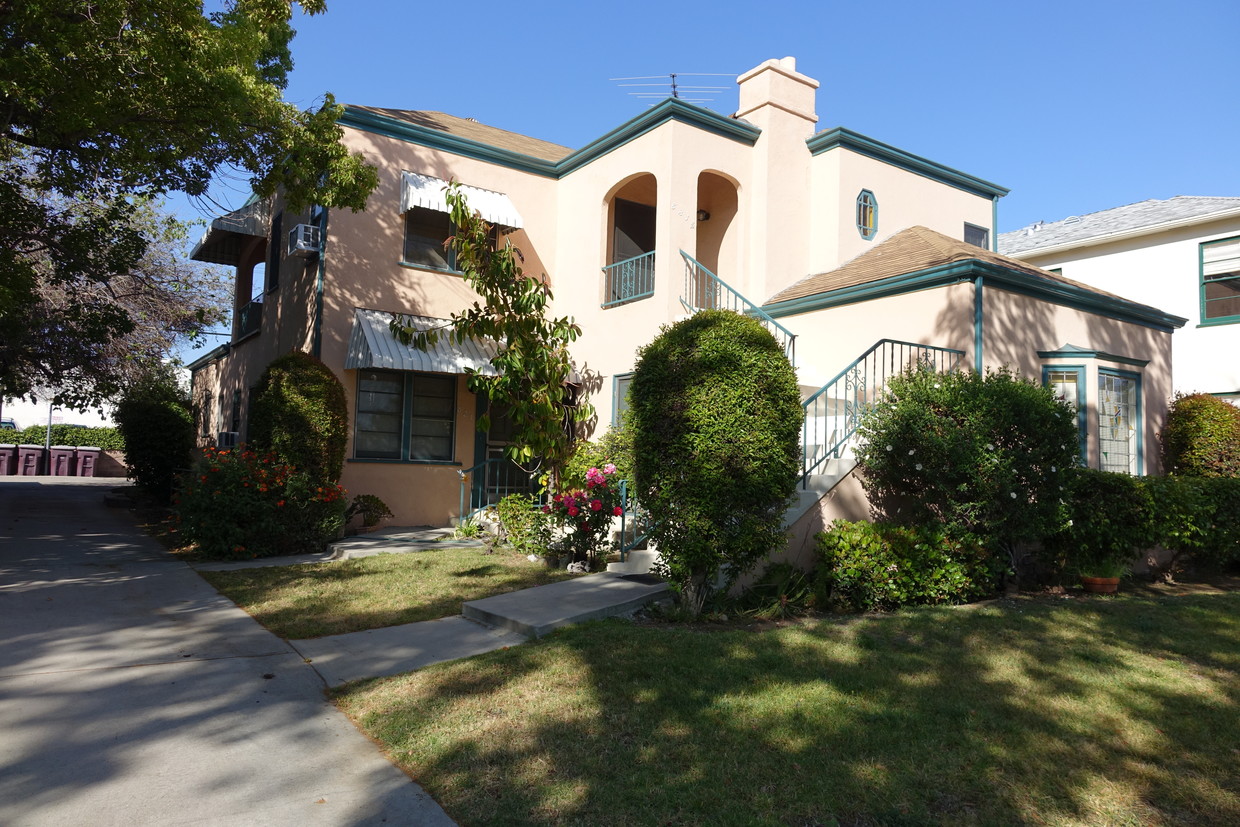 Primary Photo - 821 E Doran St
