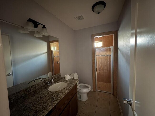 Foto del edificio - 1416 Leann Rimes Rd