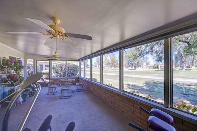 Building Photo - Spacious 3 bed 2 bath unfurnished long ter...