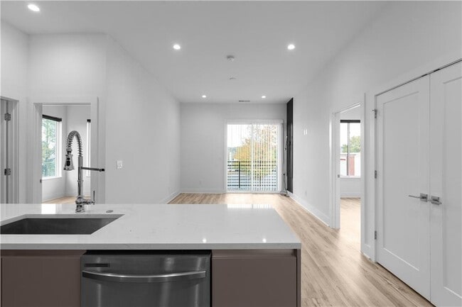 Foto del edificio - 1155 Custer Ave SE