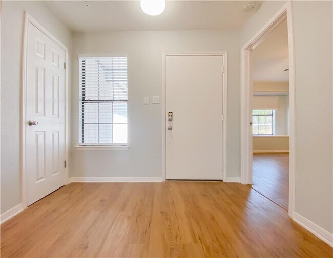 Foto del edificio - Bright & Welcoming 3 Bedroom, 2 Bath Home ...