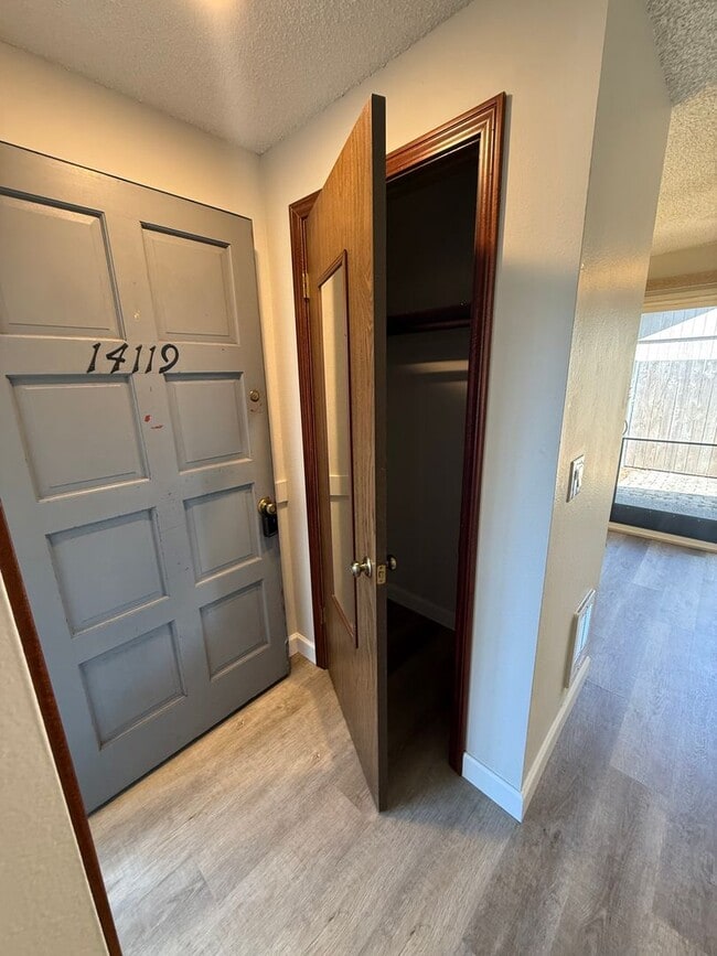 Foto del edificio - 14119 NE 15th St