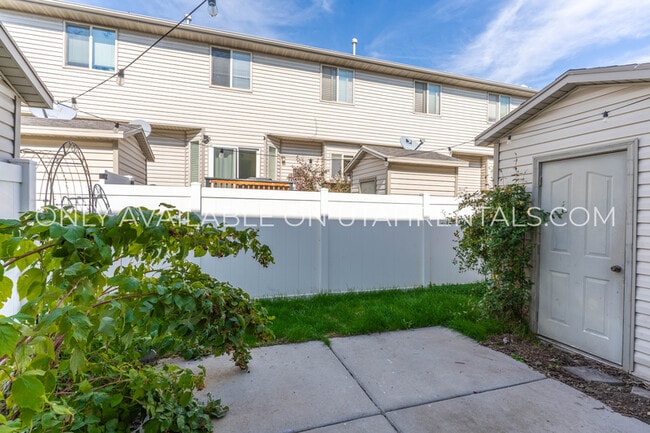 Building Photo - 763 E 80 S