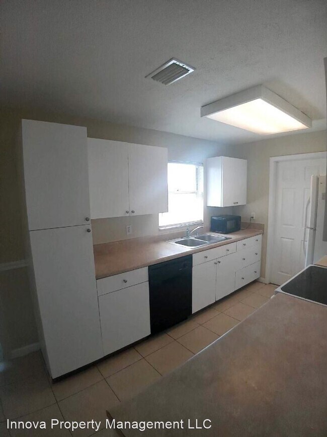 Building Photo - 3 br, 1 bath House - 13001 Second street