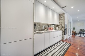 Building Photo - 1057 15th St