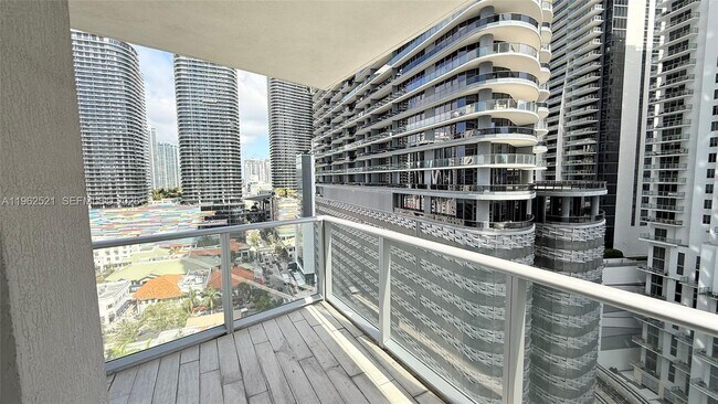 Foto del edificio - 1100 S Miami Ave