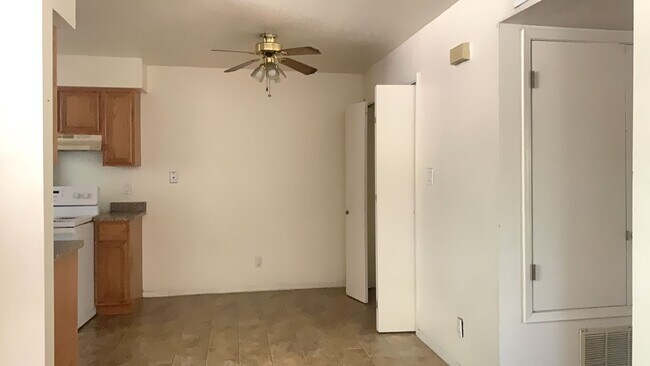 Building Photo - 3611 Tyson Pl NE