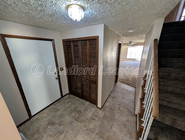 Building Photo - Spacious 4-Bedroom Colonial on Beautiful Wooded Lot