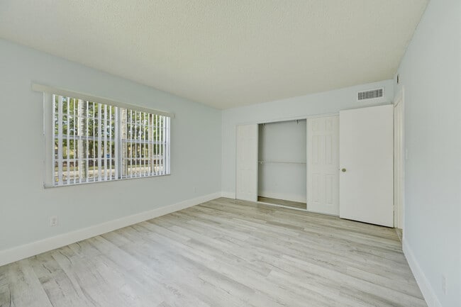 Foto del edificio - 13730 SW 90th Ave