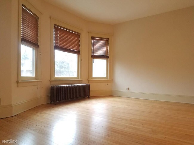 Foto del edificio - 2 br, 1 bath Apartment - 2756 N. Hackett Ave
