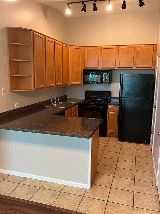 Foto del edificio - 5904 Forest View Rd