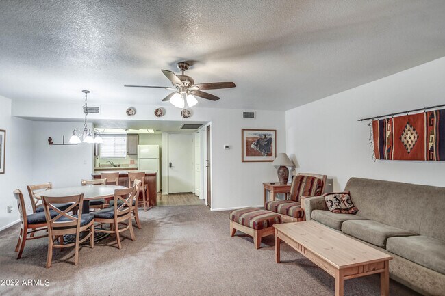 Foto del edificio - 886 E Galveston St