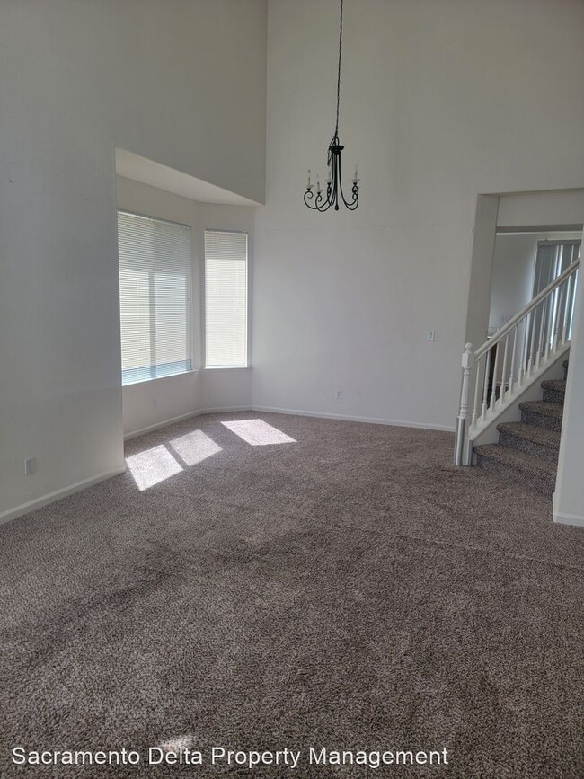 Building Photo - 3 br, 2.5 bath House - 5309 Nickman Way