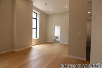 Building Photo - 1661 Washington St