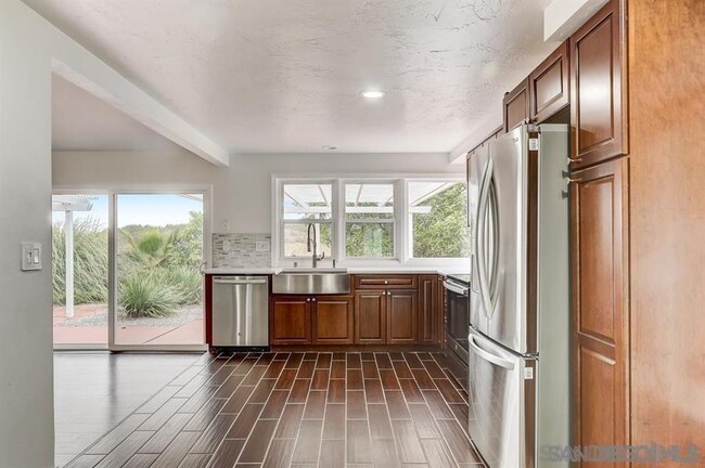 Building Photo - 10456 La Morada Dr