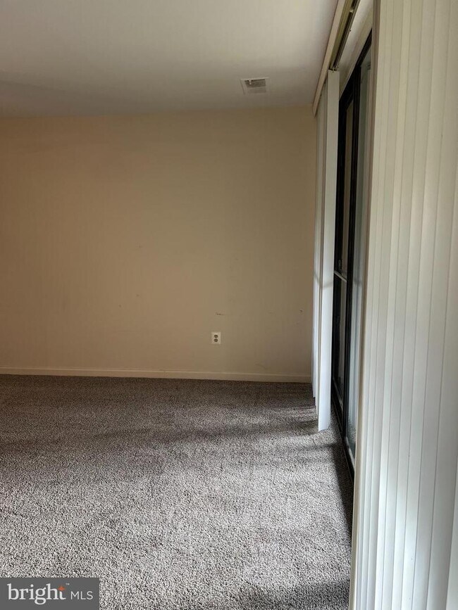 Foto del edificio - 8709 Hayshed Ln