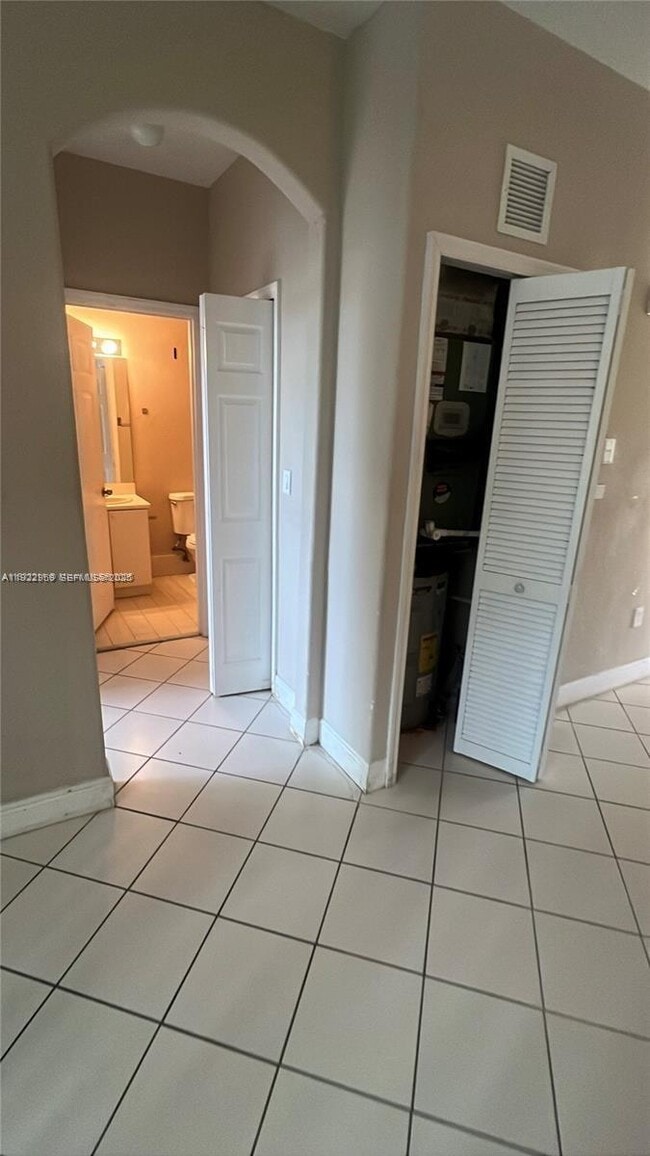 Foto del edificio - 2551 SE 16th Terrace