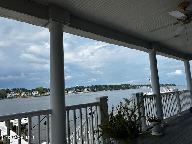 Foto del edificio - 101 Harbor Ct