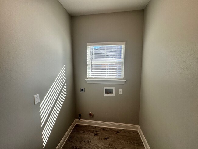 Foto del edificio - 72364 Homestead St