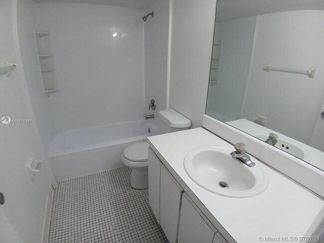 Foto del edificio - 507 Gardens Dr