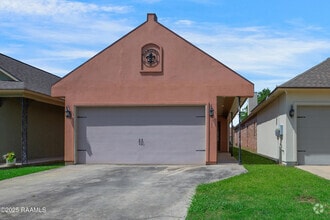 Building Photo - 121 Flagg Pl