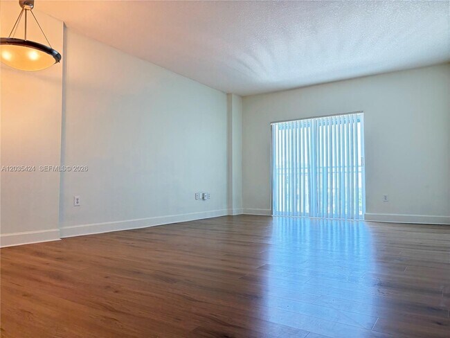 Building Photo - 50 Menores Ave