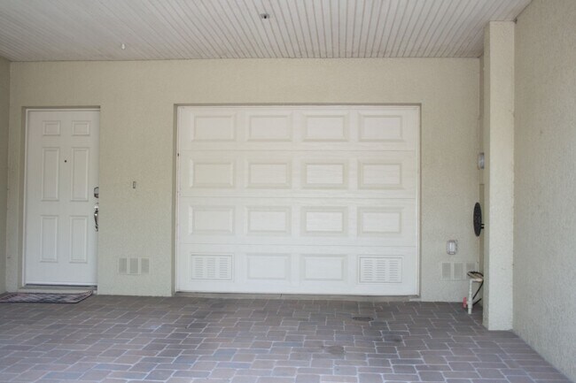 Foto del edificio - Beautiful Townhome on Peaceful Conservatio...