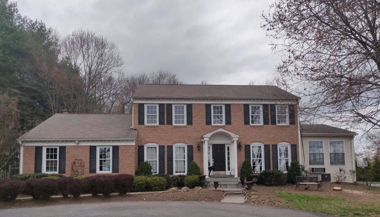 Primary Photo - 14905 Braemar Crescent Way