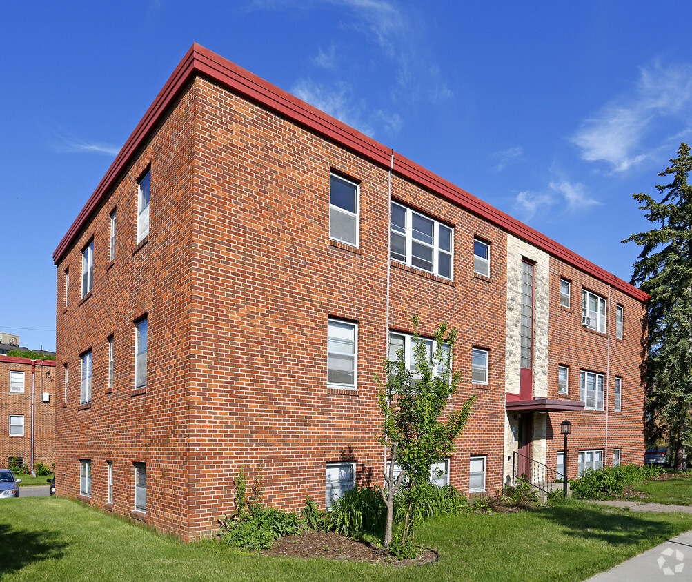 Primary Photo - Park Manor Apartments