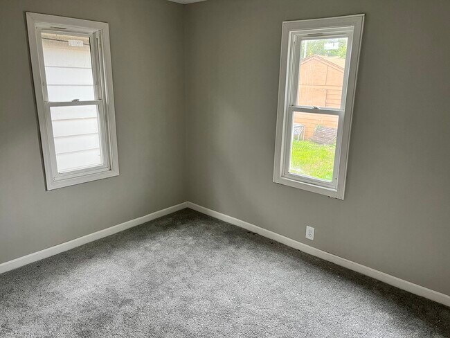 Foto del edificio - 5122 W Burnham St