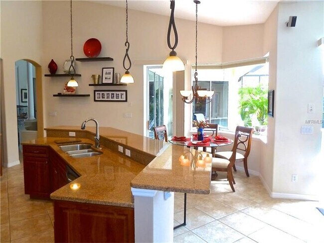 Foto del edificio - 5522 Eastwind Dr