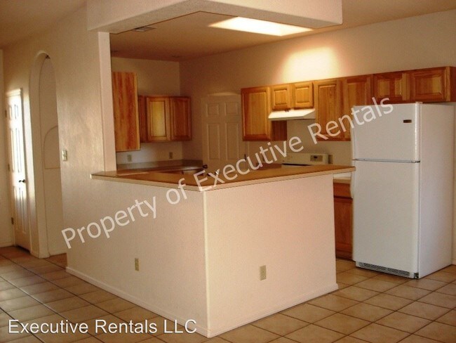 Building Photo - 3 br, 2 bath House - 2424 Bugatti Dr