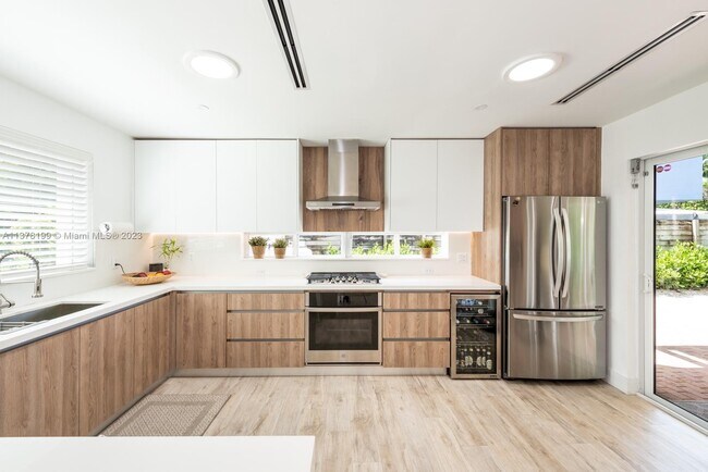 Foto del edificio - 340 Ridgewood Rd