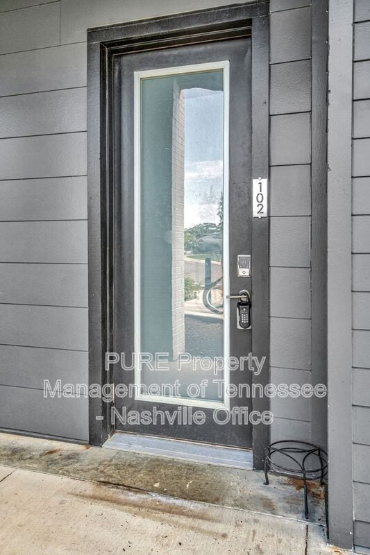 Photo - 600 E Trinity Ln Apartment