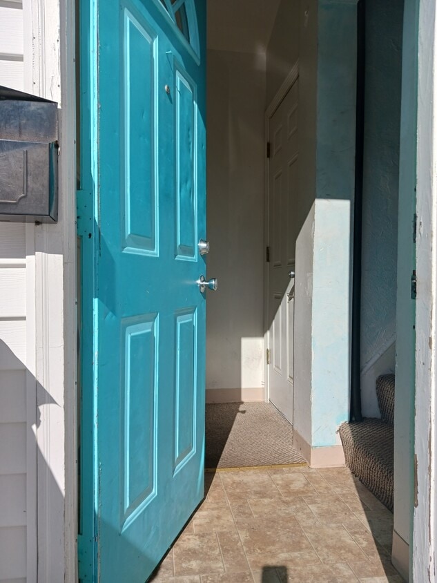 14 Cushman Ave Unit 2, East Providence, RI 02914 Apartments in East