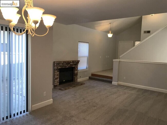 Foto del edificio - 380 Robinwood Ave