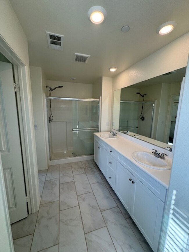 Building Photo - ***New Rental Home***SOLAR HOME * NEW COMM...