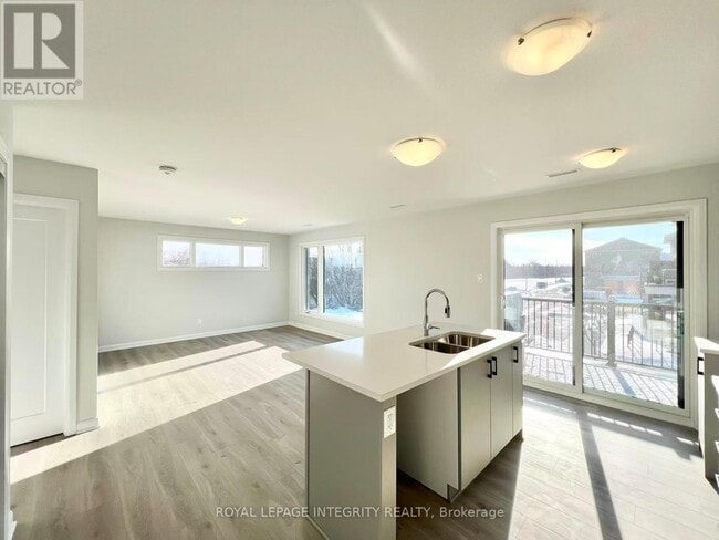 Photo du bâtiment - 1118 Creekway Private