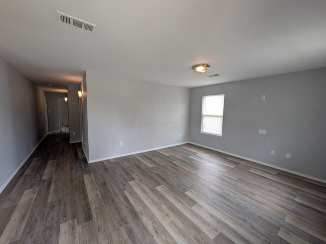 Building Photo - 28 Cypress Ave