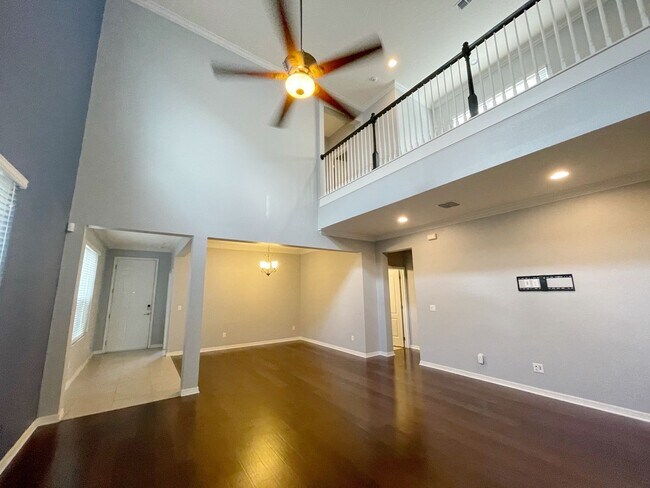 Foto del edificio - 4 bed/2.5 bath Winter Garden Single Family...