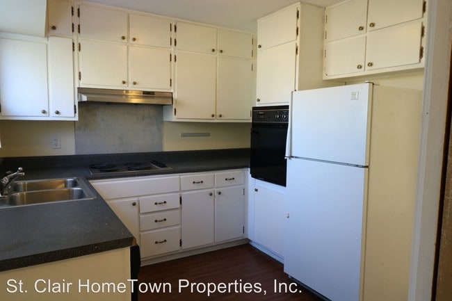 Building Photo - 3190 Belwood Dr