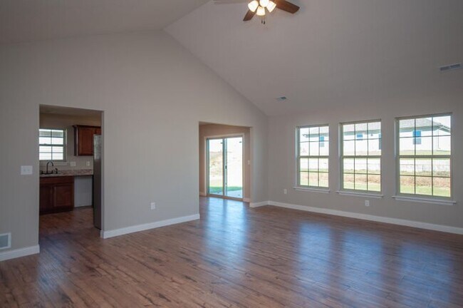 Sala de estar - 721 Promenade Dr