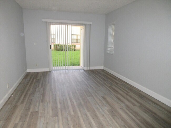 Building Photo - 11444 NW 42nd St