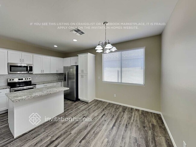 Foto del edificio - 12552 W Estero Ln