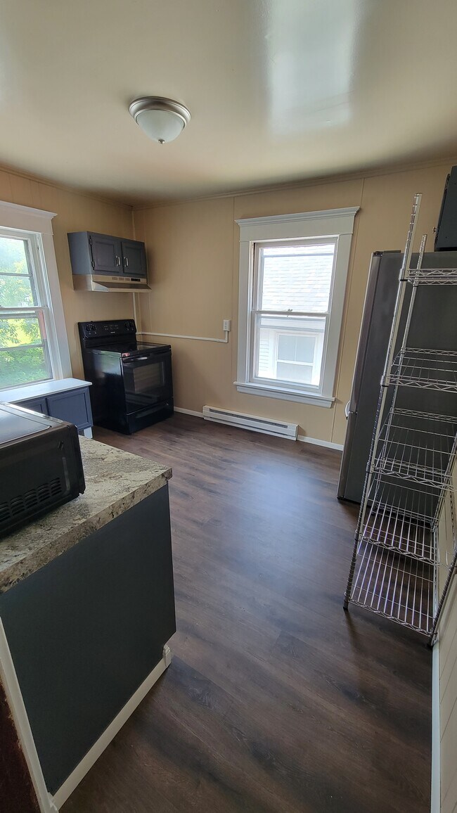 Kitchen - 5087 S Catherine St