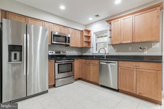Building Photo - 2059 Headlands Cir