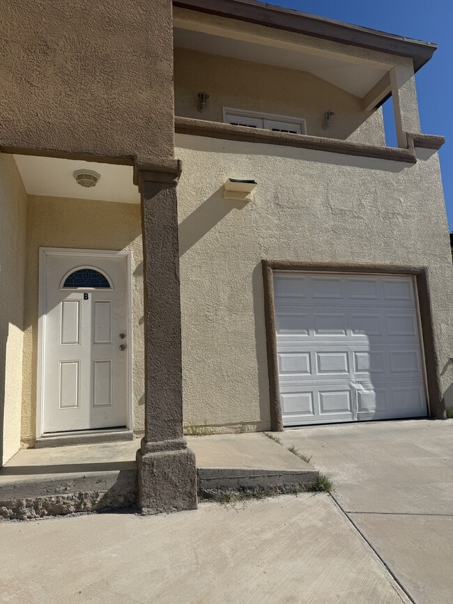 Building Photo - 4721 Pistolero Ln